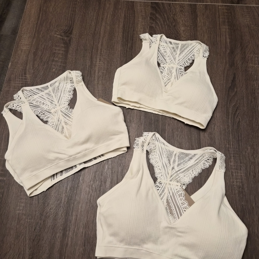 Ivory Lace Racerback Bralette - Picture 3 of 5